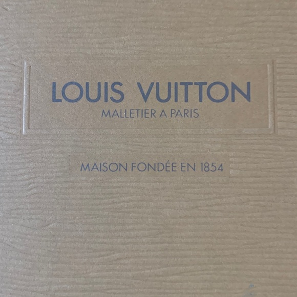 Louis Vuitton Tan Box - Picture 2 of 4